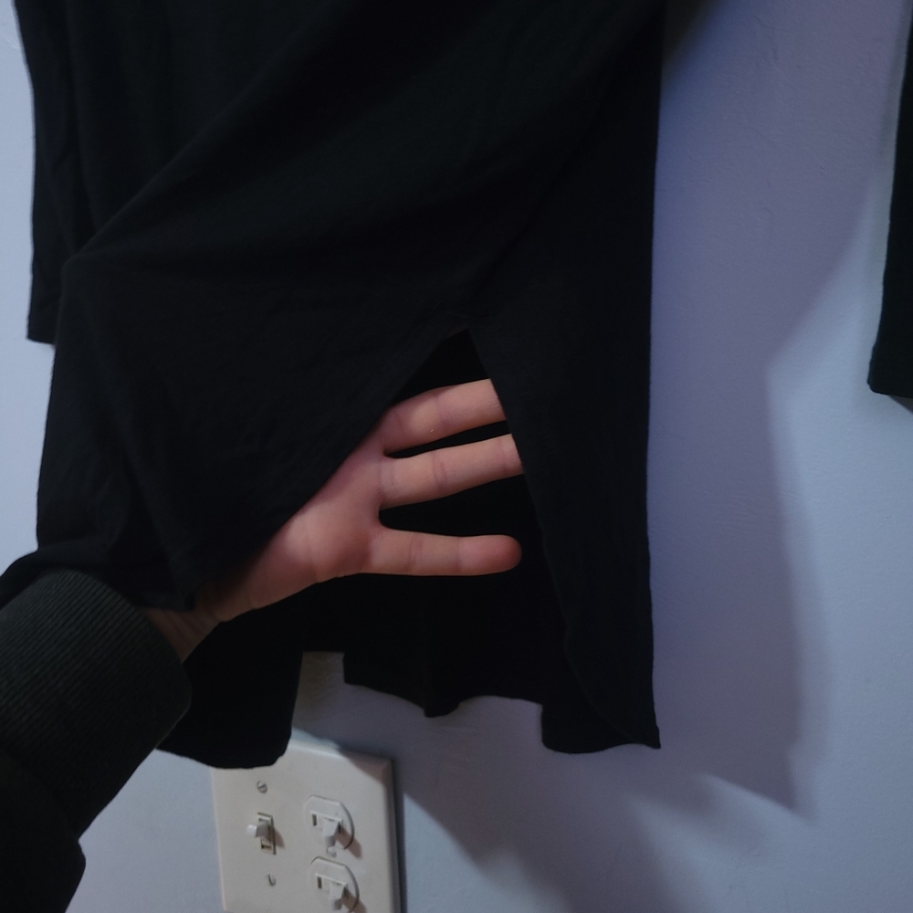 Babaton Basic Black Tee Side Slits Size Medium 3/… - image 4